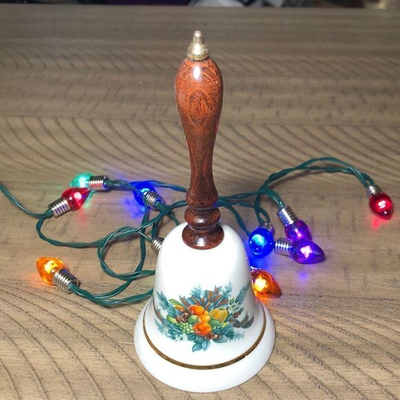 1985 Avon Fine China Holiday Dinner Bell 🔔 Wood Handle. - Picture 1 of 6